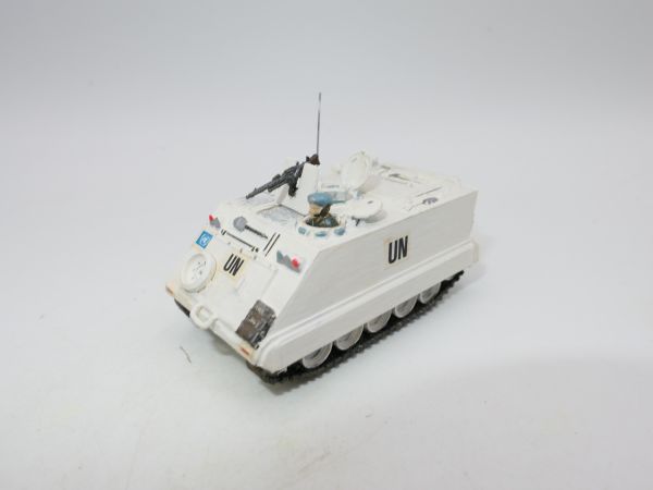 Roco Minitanks M113 as UN-vehicle - assembled + painted