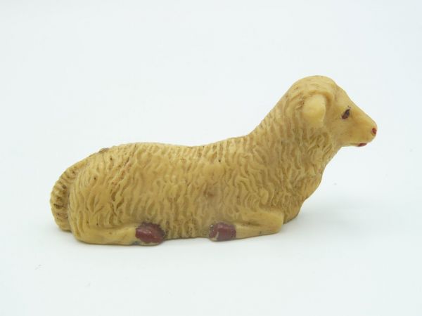 Leyla Lying lamb (plastic), height 3 cm