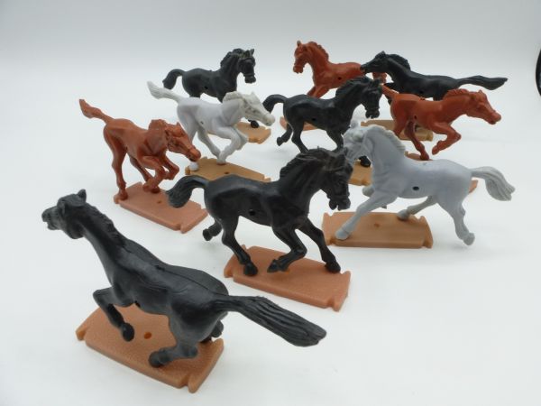 Plasty 10 Pferde, gemischte Haltungen + Farben
