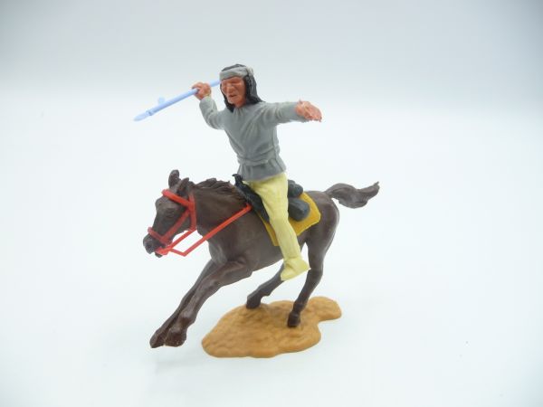 Timpo Toys Apache riding grey, throwing spear