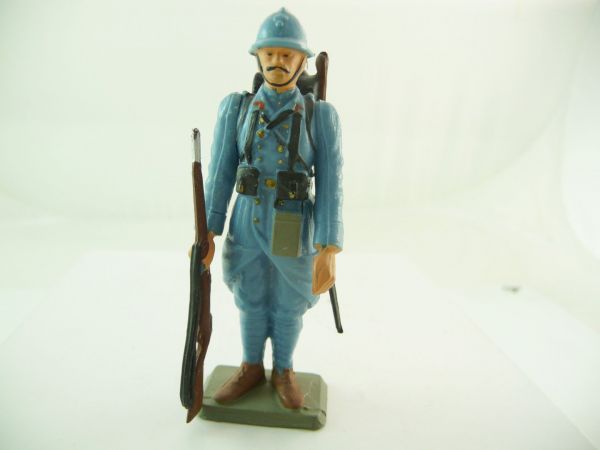 Starlux French soldier with rifle at side