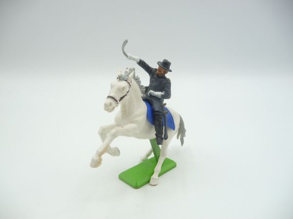 Britains Deetail Union Army Soldier on horseback, officer storming with sabre