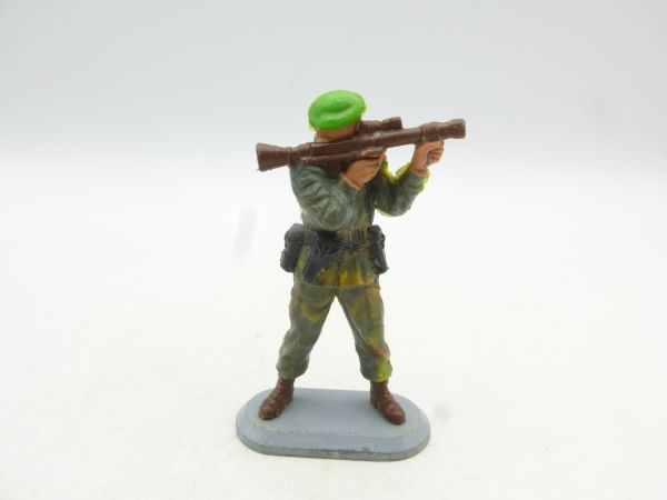 Britains Deetail Marine Commandos, soldier with bazooka