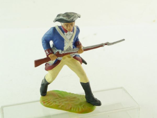 Preiser 7 cm Prussians soldier going ahead with rifle, No. 9142