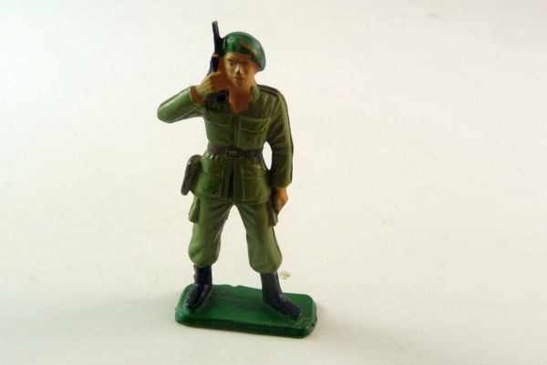 Starlux Khaki Army - officer with walkie-talkie