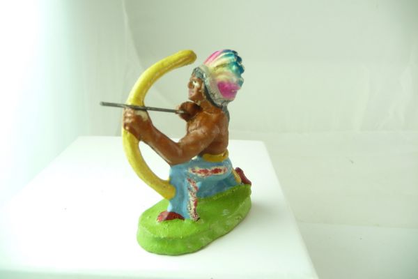 Hopf Indian kneeling with bow of composition - good condition