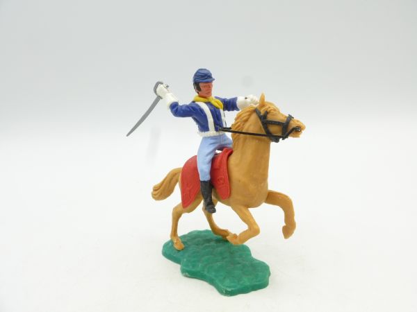 Timpo Toys Union Army Soldier 4th version on horseback, soldier with sabre