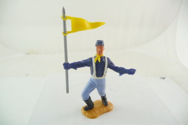 Timpo Toys Union Army soldier 2. version standing with yellow flag