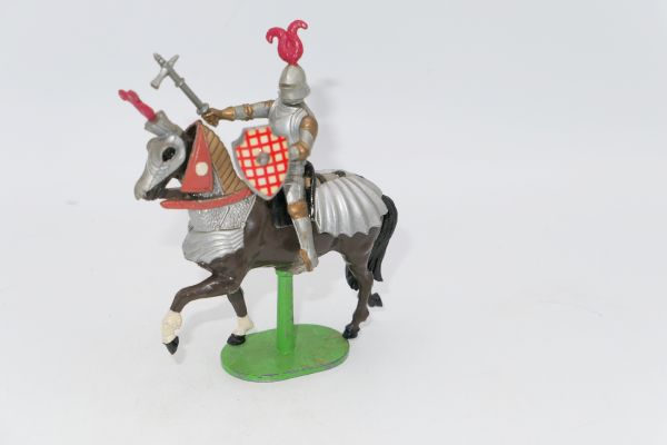 Britains Deetail Knight with battle axe + shield, movable - rare, brand new