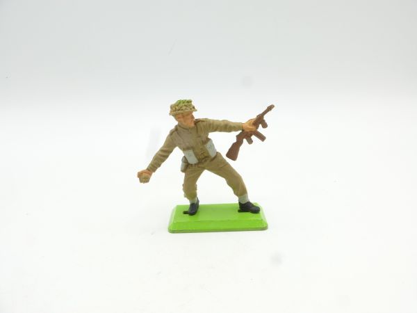 Britains Deetail English soldier standing with hand grenade + rifle