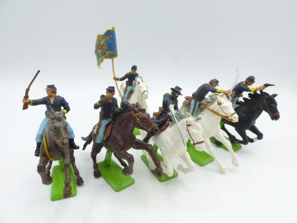 Britains Deetail 6 Union Army Soldiers on horseback - nice set