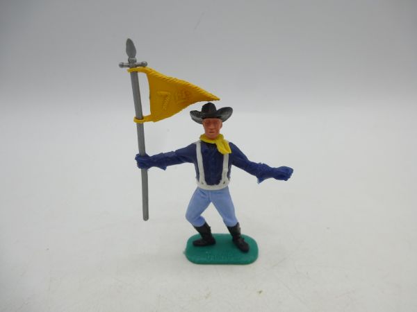 Timpo Toys Northerner standing with yellow 7th cavalry flag