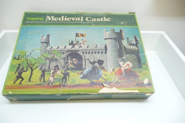 Timpo Toys Medieval Castle, No. 1802 - orig. packaging, incl. game plan, castle parts see photos