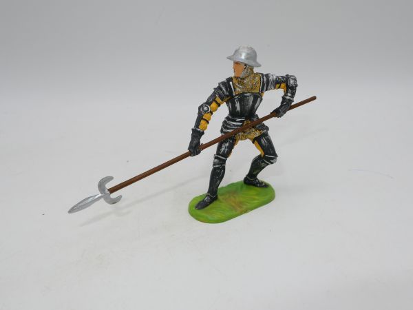 Preiser 7 cm Knight defending, No. 8936 - great collector's painting