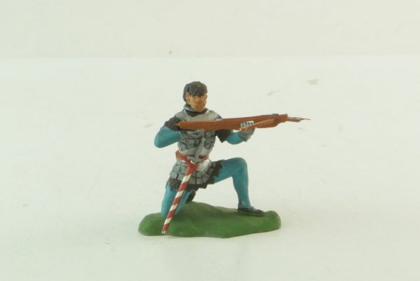 Britains Swoppets Knight kneeling, shooting with crossbow - very good condition