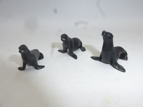 Britains 3 seals - great set incl. rare figure