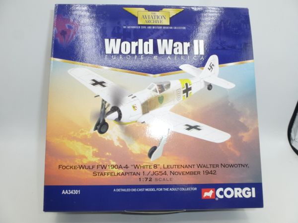 Corgi The Aviation archive: Focke Wulf FW 190A-4 "White 8
