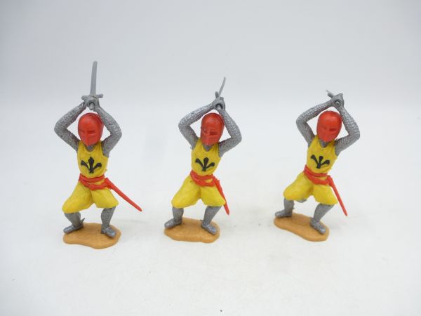Timpo Toys 3 Mittelalterritter, beidhändig Schwert schlagend