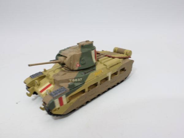 Tank (plastic), total length 8 cm