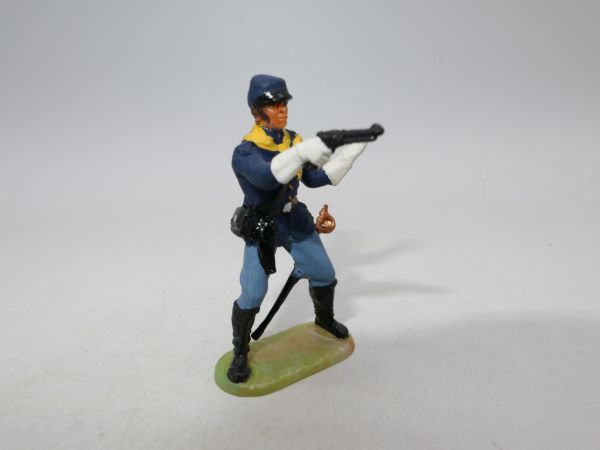 Elastolin 4 cm ACW Northerner / 7th Cavalry soldier standing with pistol