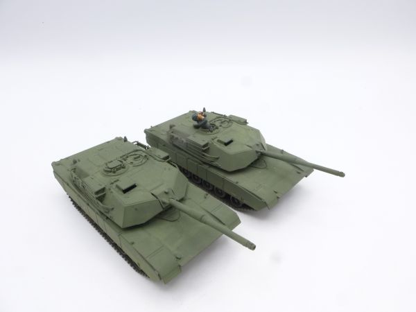 Roco Minitanks 2 tanks Abrams M1, primed