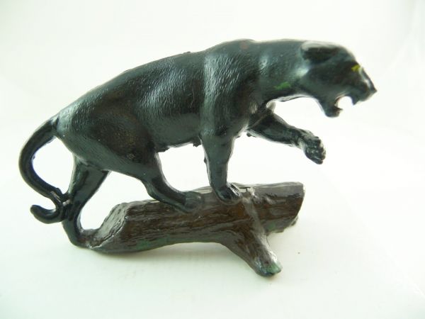 Reisler Panther / jaguar on tree trunk - great figure
