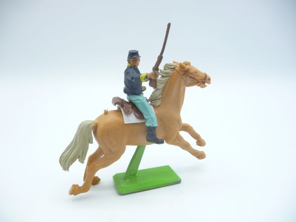 Britains Deetail Union Army soldier on horseback, holding up rifle
