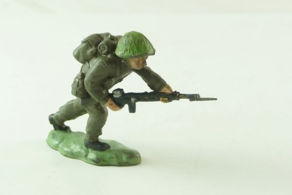 Britains Swoppets Soldier going ahead with rifle (made in Hong Kong)