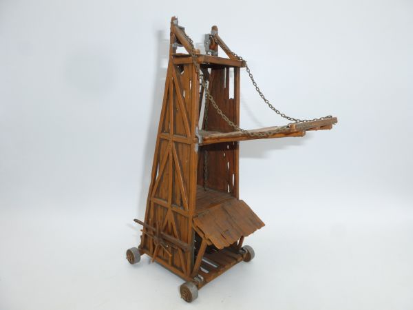 Elastolin 4 cm Siege tower, No. 9885 - 1 spoke on the turning wheel is missing