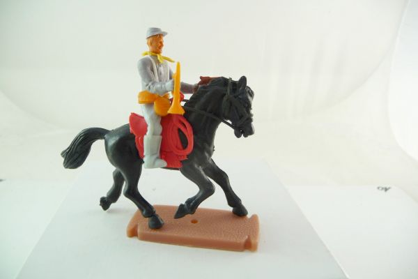 Plasty Confederate Army soldier riding with pistol + trumpet - top condition