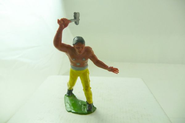 Heimo Indians attacking with tomahawk - hard plastic, early version