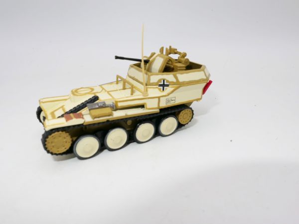 Armoured car (metal/plastic), length 7 cm