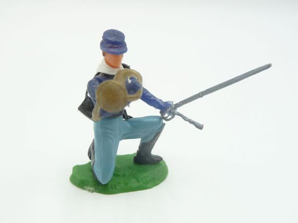 Elastolin 5,4 cm Union Army soldier kneeling with sabre + trumpet