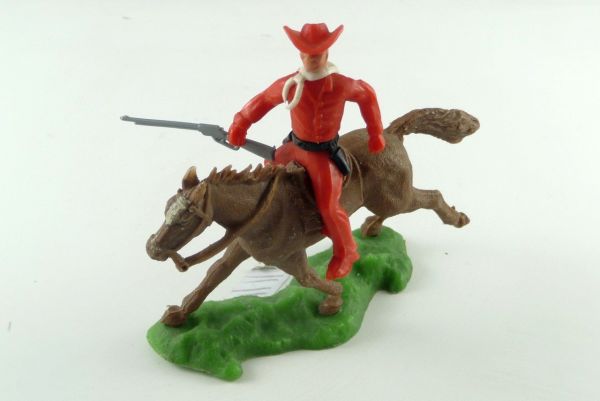 Crescent Cowboy mounted with rifle