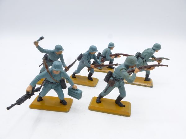 Britains Deetail Set of German soldiers (6 figures) - early version