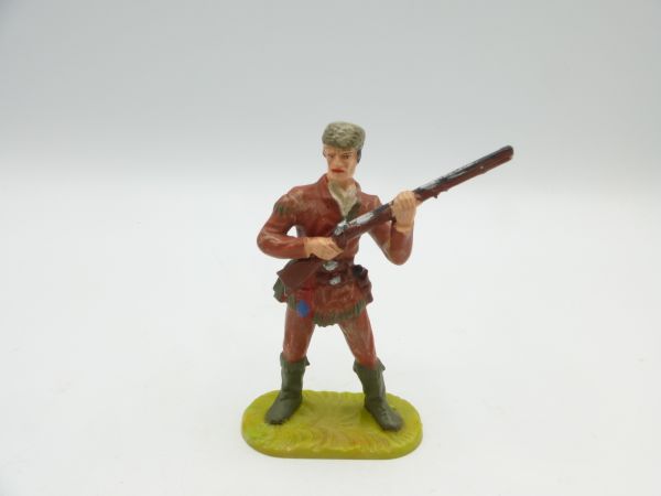 Elastolin 7 cm Trapper standing with rifle, No. 6980, painting 2 - top condition