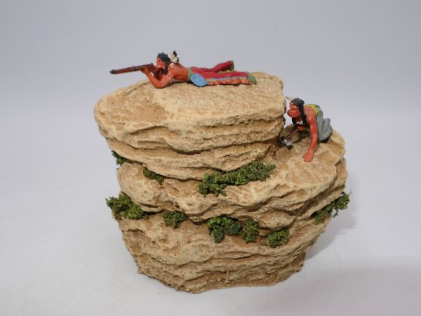 Great rock diorama (without figures), matching the 4 cm series