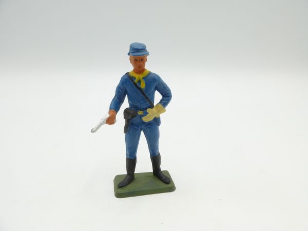 Starlux Soldier 7th Cavalry standing with pistol