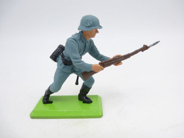 Britains Deetail German soldier advancing with rifle - brand new