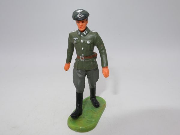 Elastolin 7 cm German Wehrmacht 1939: Officer on the march, No. 10020