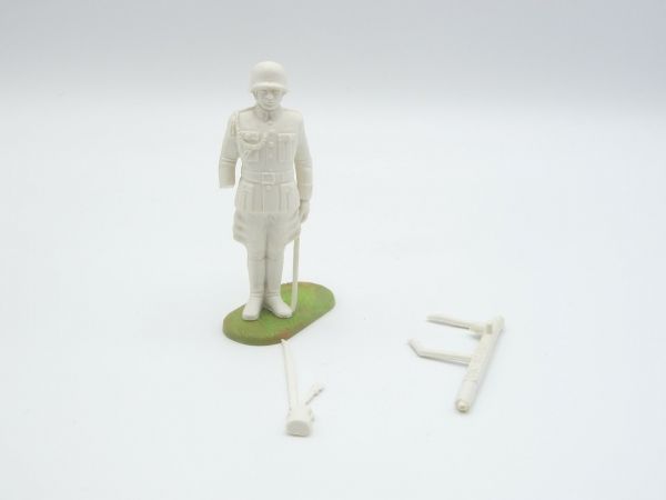 Elastolin 7 cm (Blank Figure) German Wehrmacht 1939: Officer with sabre