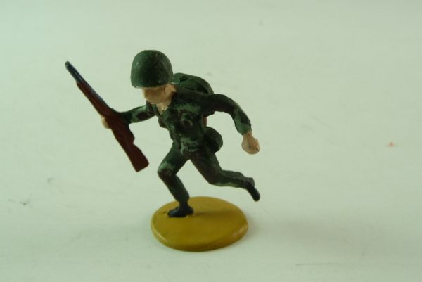 Merten Bundeswehr Soldier, running with rifle, No. 401/d