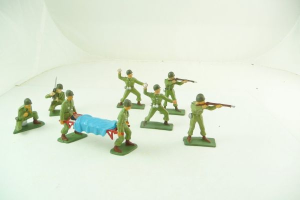 Starlux Group of WW soldiers incl. injured on stretcher - very good condition