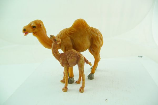 Elastolin soft plastic Dromedary with young - great condition