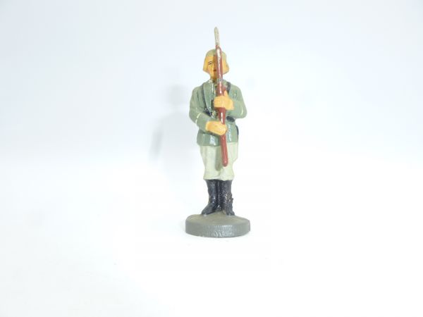 Elastolin composition Soldier standing, presenting rifle
