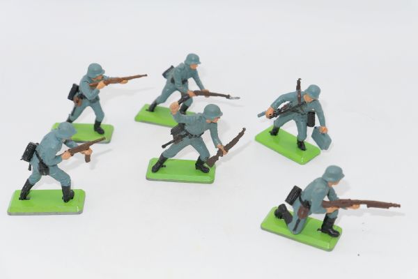 Britains Deetail Set of German soldiers 1st version (6 figures)