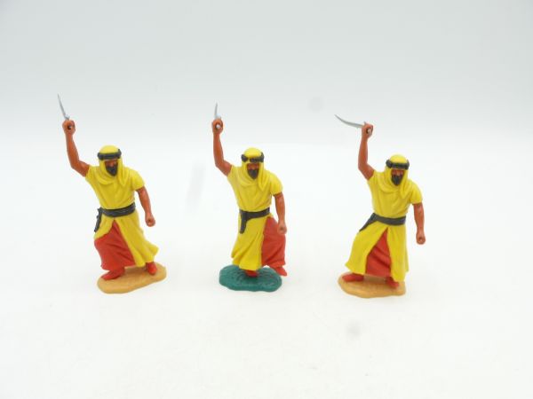 Timpo Toys 3 Arabs lunging with sabre, 3 different leg postures