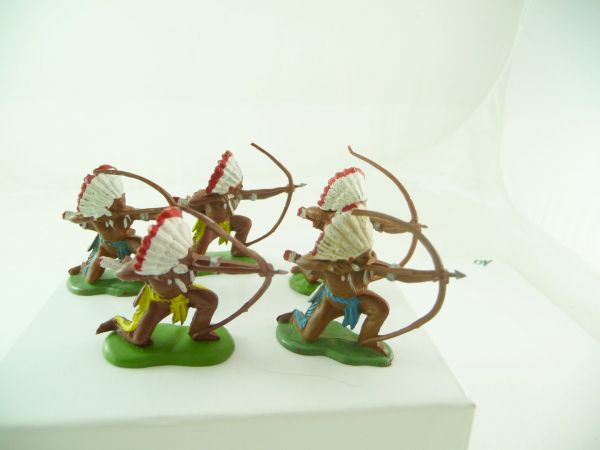 Britains Swoppets 5 Indians kneeling with bow (made in HK)