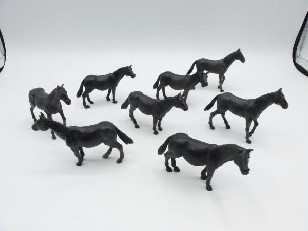 Timpo Toys 8 horses grazing, black in mixed positions