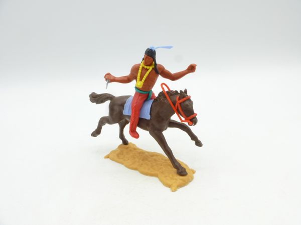 Timpo Toys Indianer 3. Version reitend mit Messer, hellblaue Feder